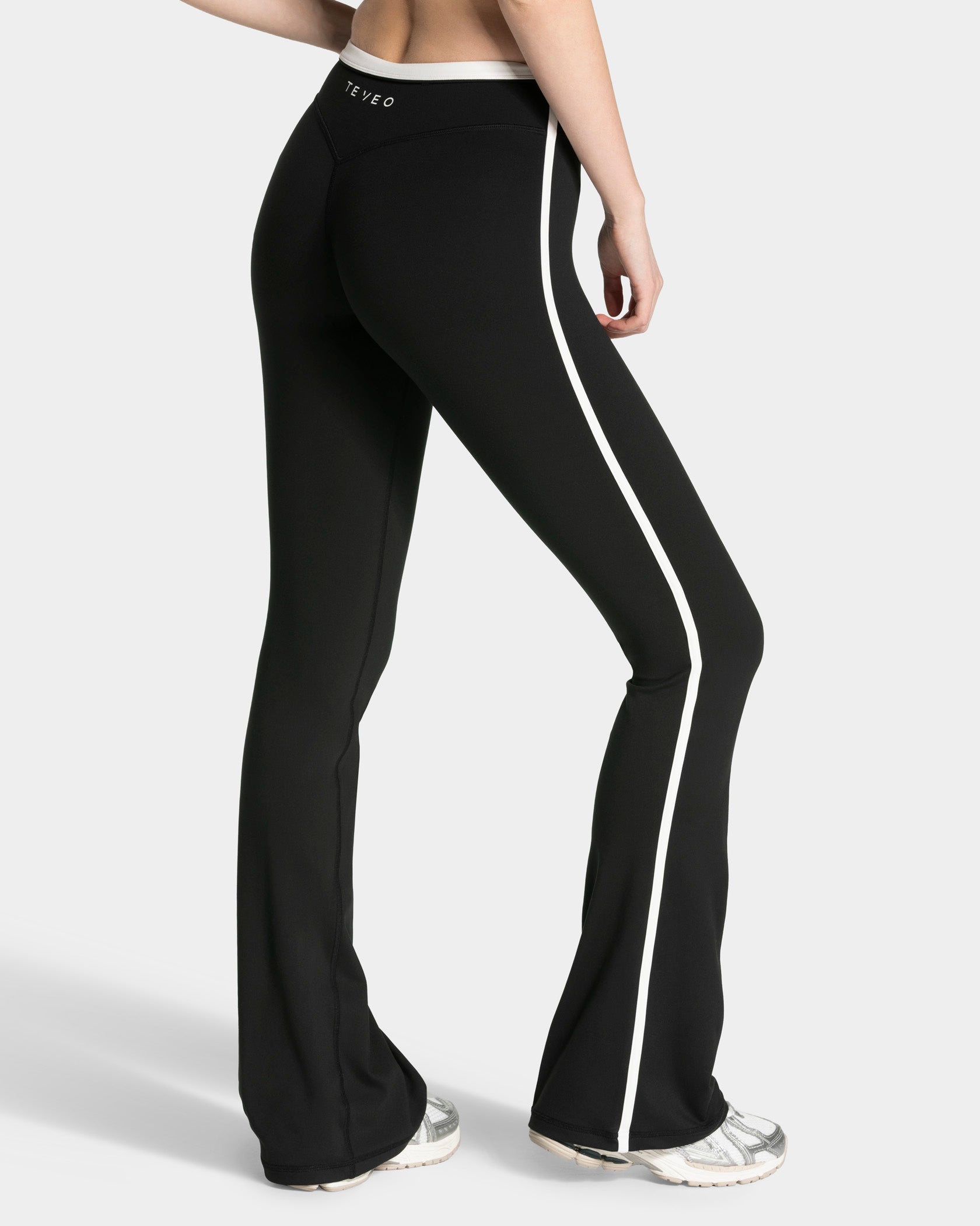Soft Flared Leggings Regulär „Schwarz“