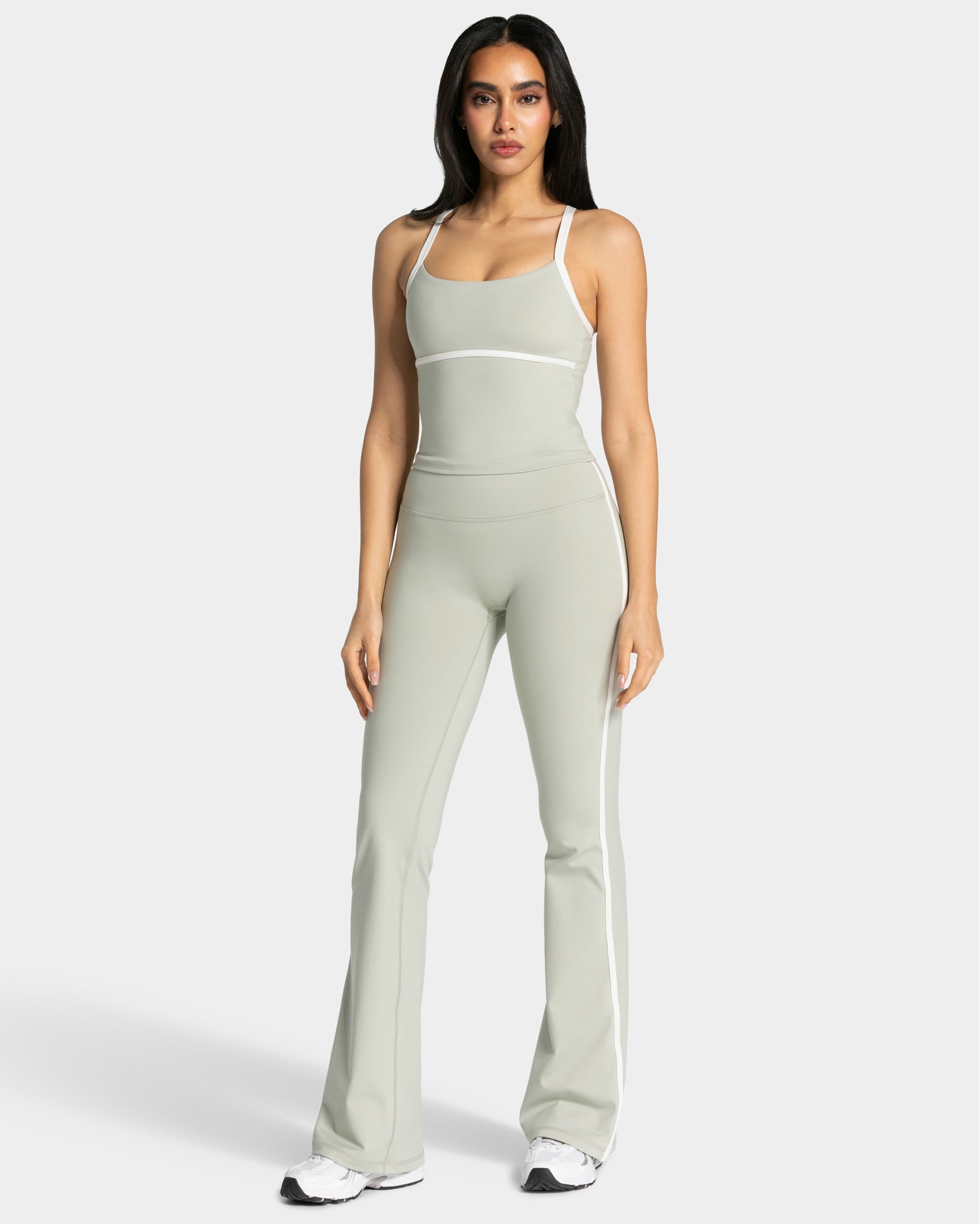 Weiche Flared Leggings Tall „Pistazie“