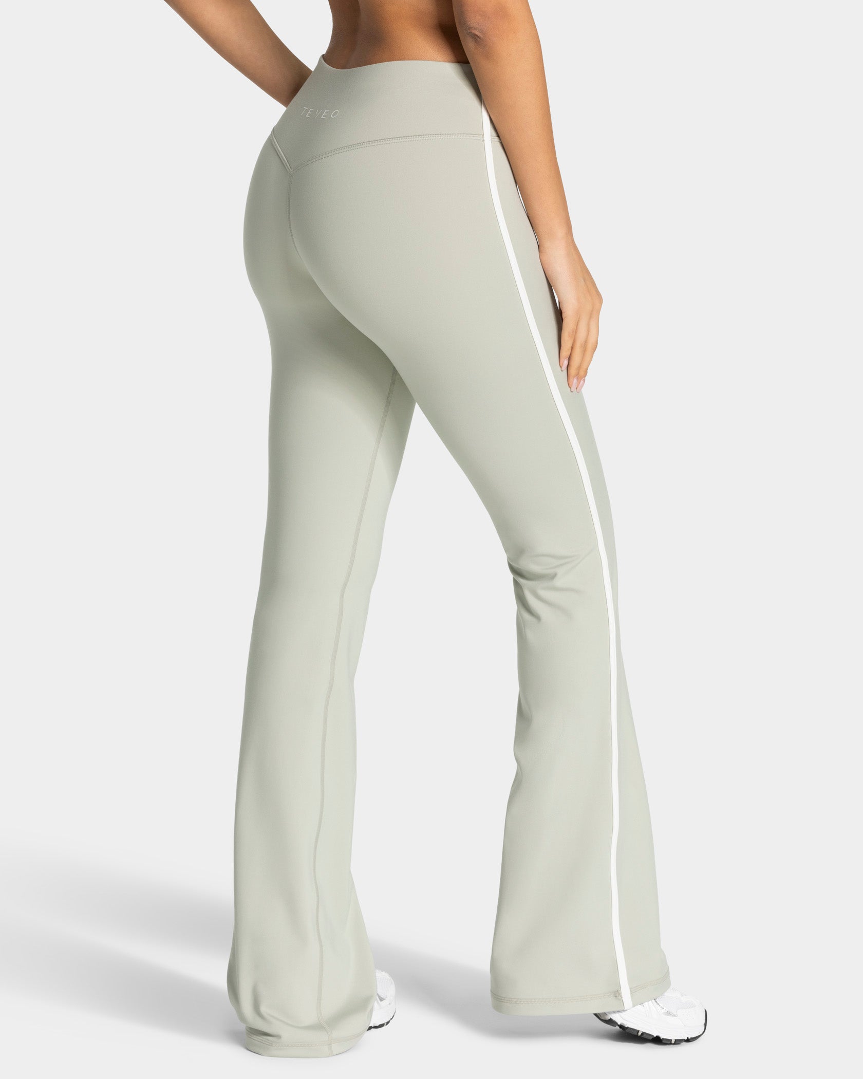 Weiche Flared Leggings Tall „Pistazie“