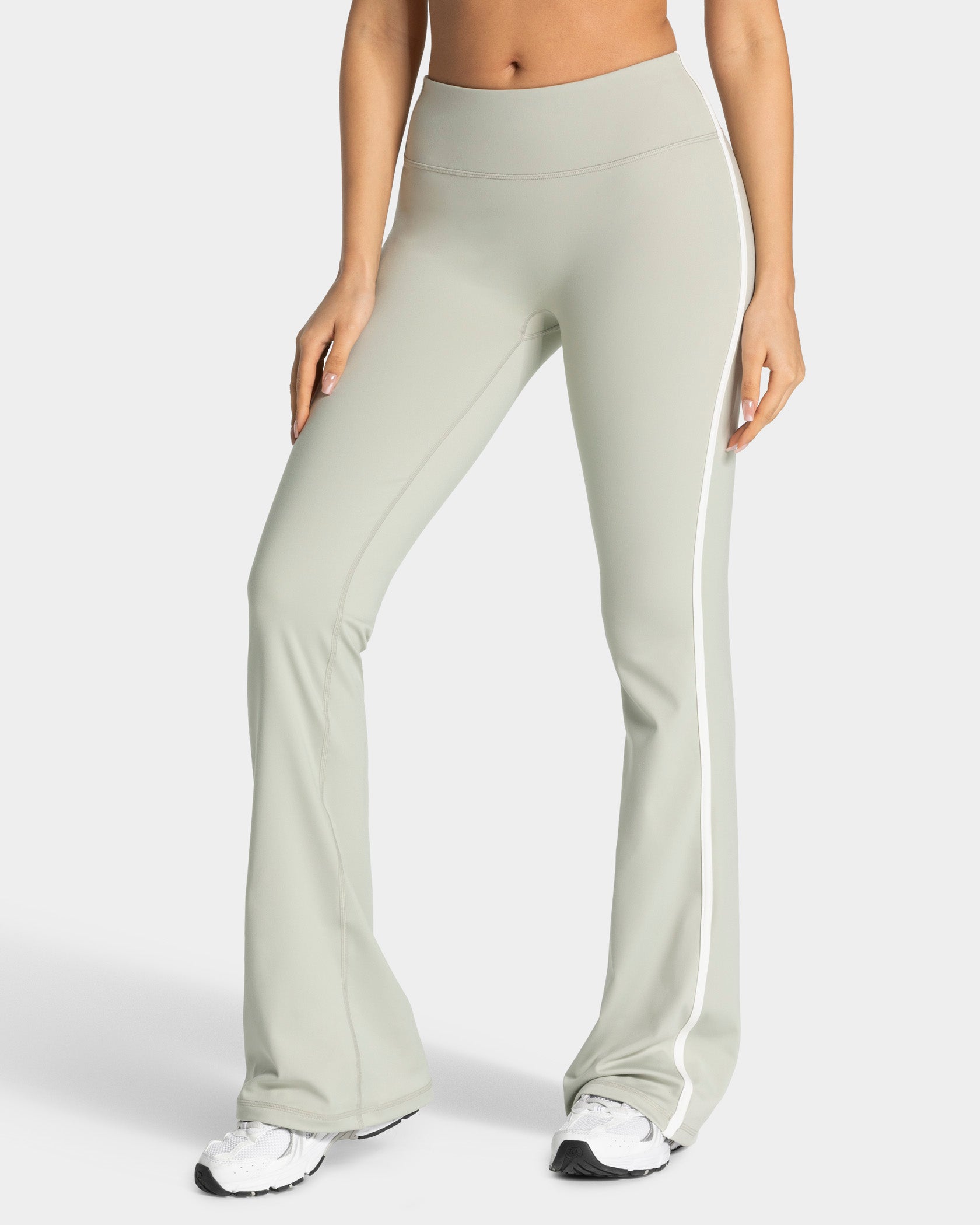 Soft Flared Leggings Regulär „Pistazie“