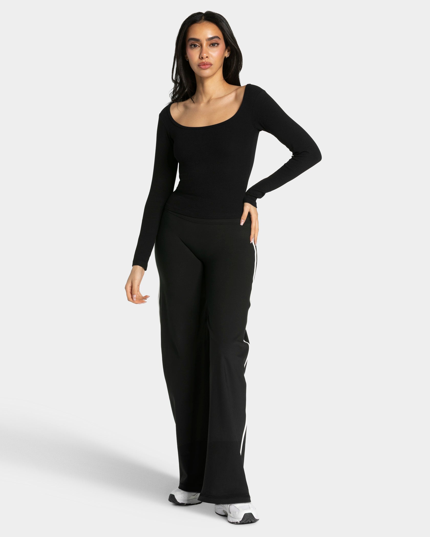 Geripptes Langarmshirt "Schwarz"