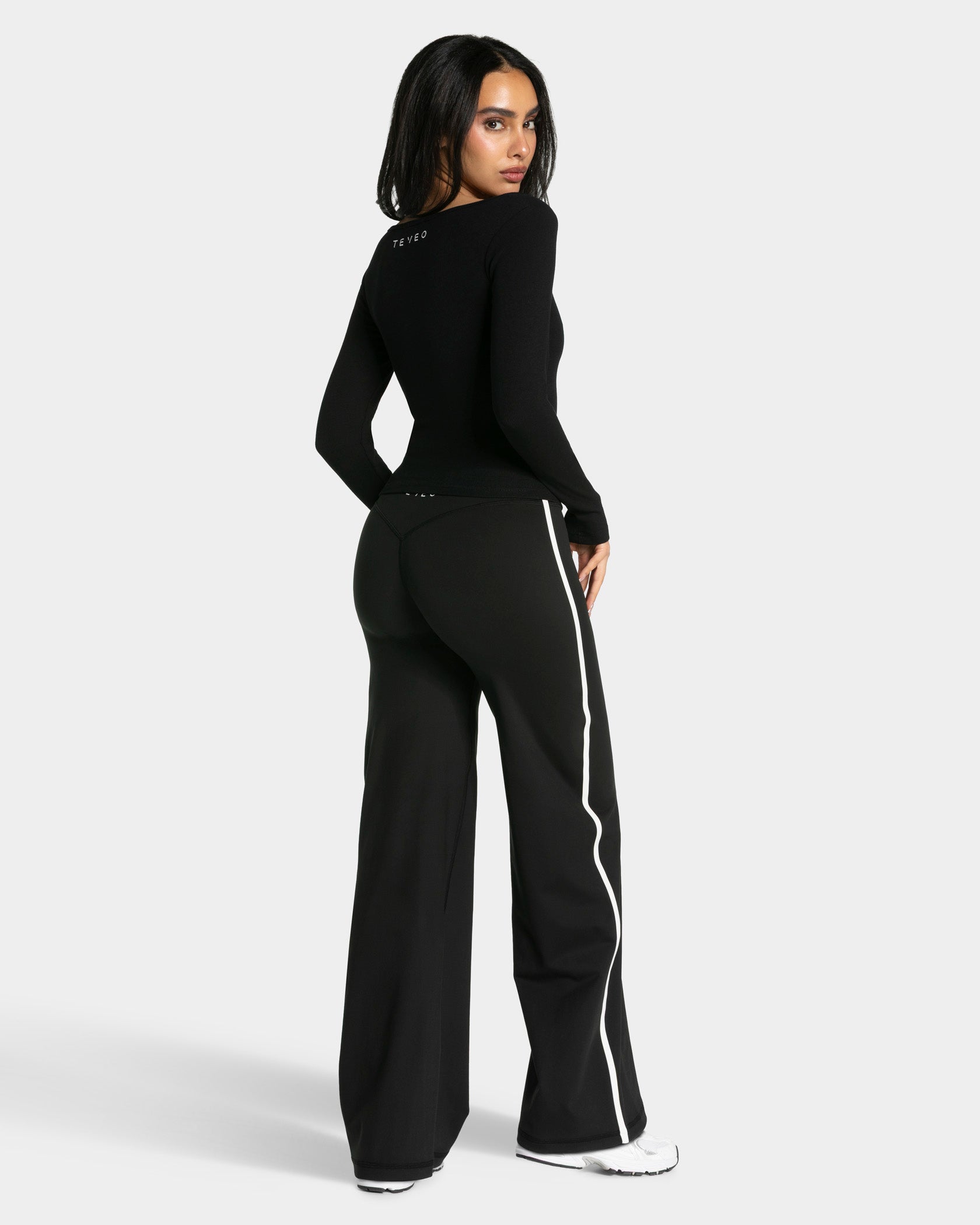 Geripptes Langarmshirt "Schwarz"