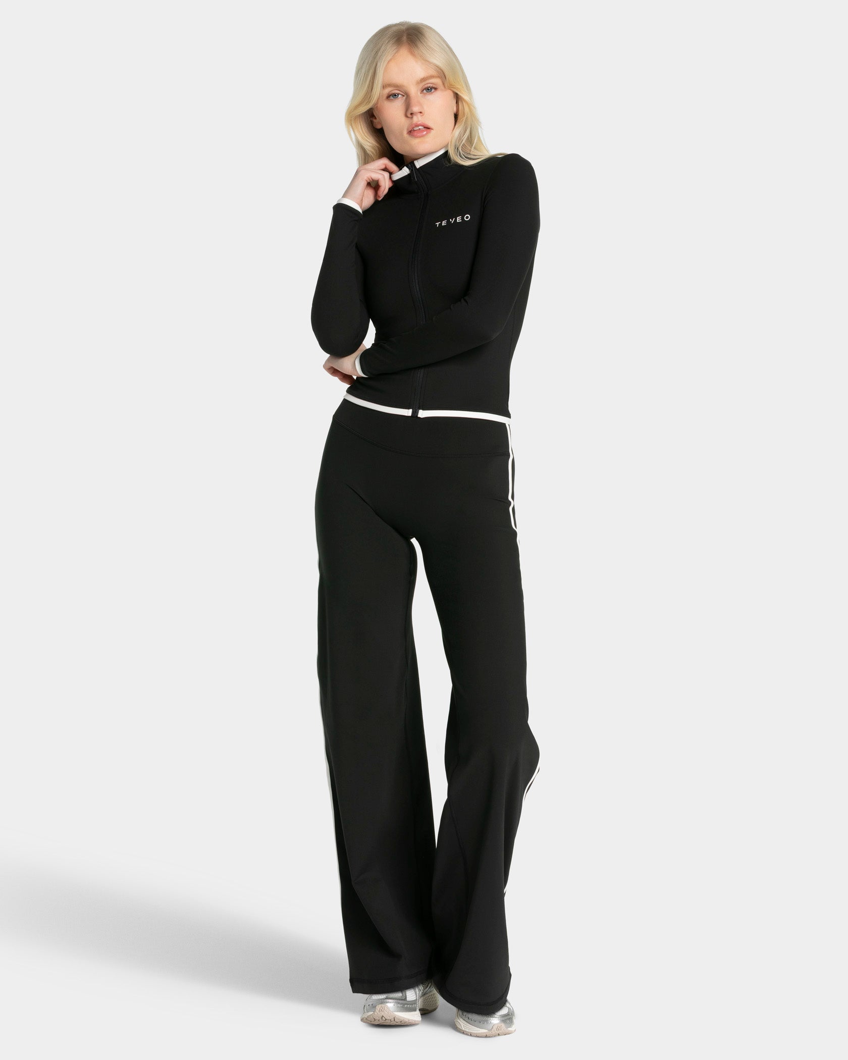 Soft Shaping Zip Jacke „Schwarz“