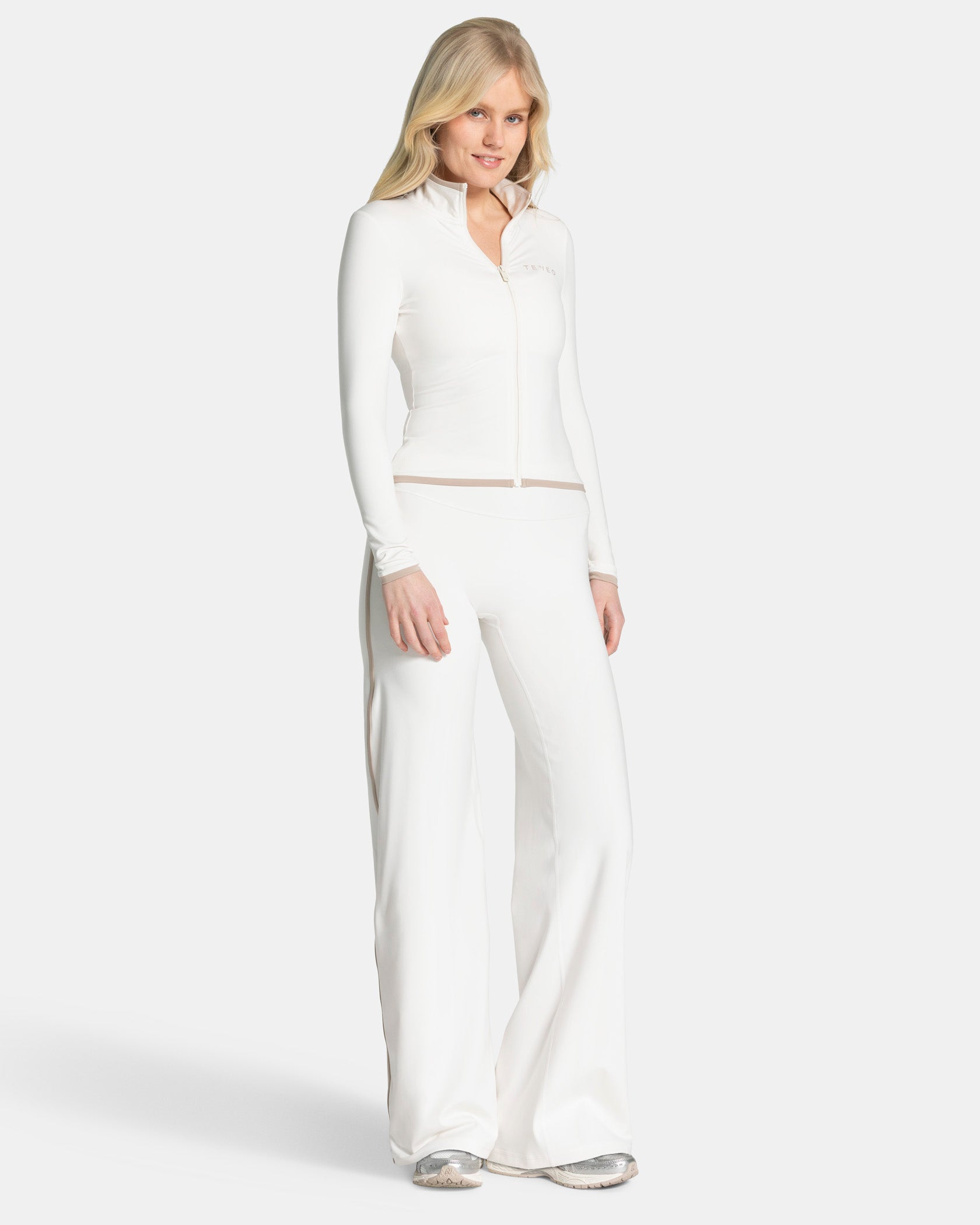 Soft Shaping Jacke mit Reißverschluss „Off White“