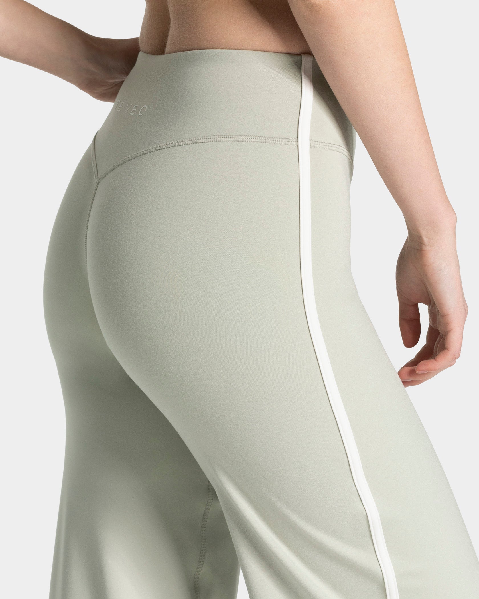 Soft Straight Leg Pants Regular "Pistazienfarben"